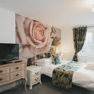  Apartment River Court By Payman Club