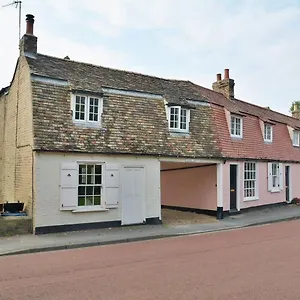  Holiday home The Holts - Charming 2 Bed